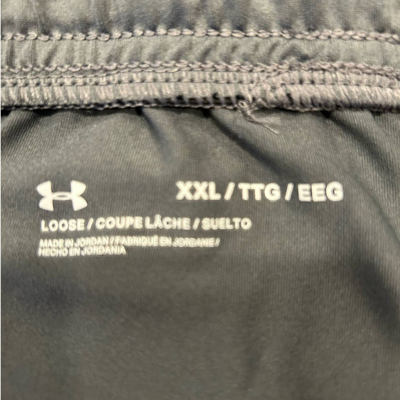 Under Amour Gray Athletic Training Shorts, Size XXL - Picture 5 of 7